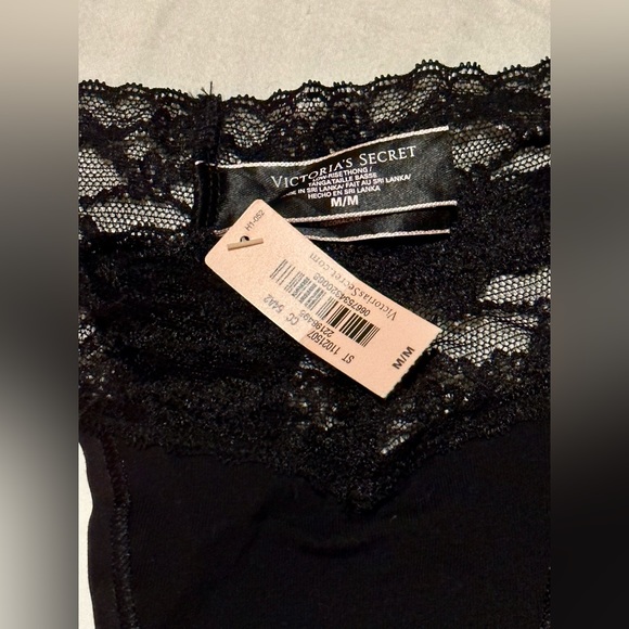 Victoria’s Secret Thong Size Medium 💥2/$15 or 3/$20💥 - Picture 3 of 3